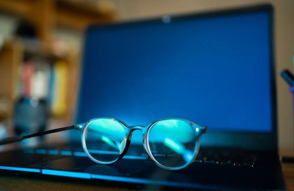 Beat Screen Eye Strain: Blue Light - Friend or Foe?